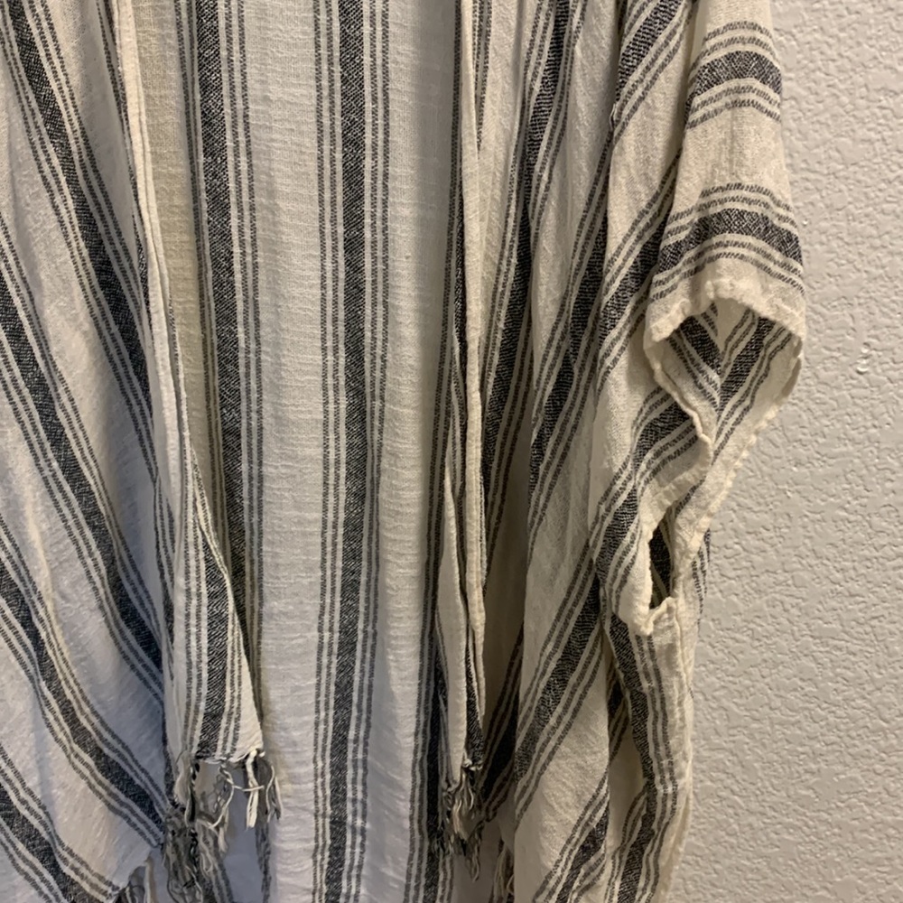 Striped Cover Up - Picture 4 of 9